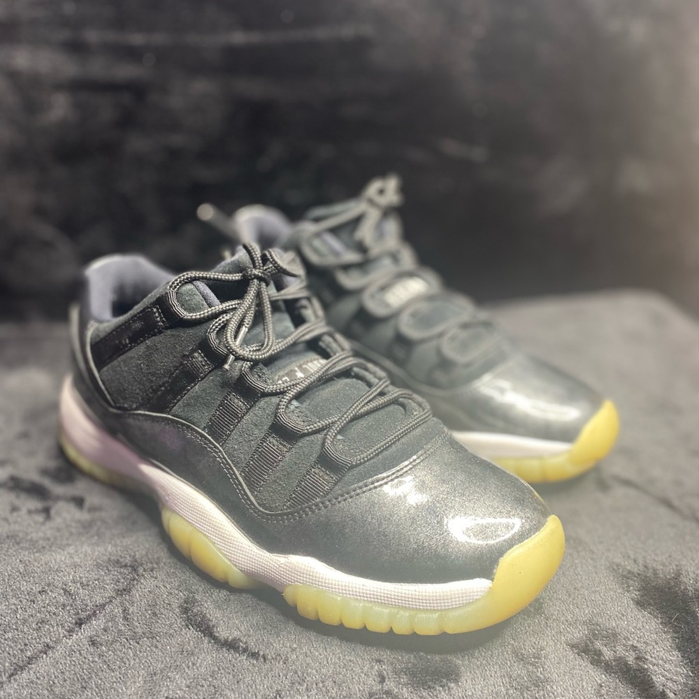 Air Jordan Black Barons 11 Retro Low Sneakers, Size: 7 (5½ - GS) - Picture 3 of 4